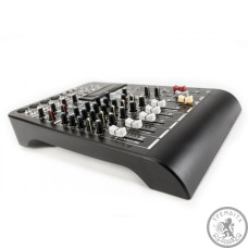 RCF LPAD8CX 8-канальный микшер с компрессорами и эффектами RCF LPAD8CX 8-канальный микшер с компрессорами и эффектами